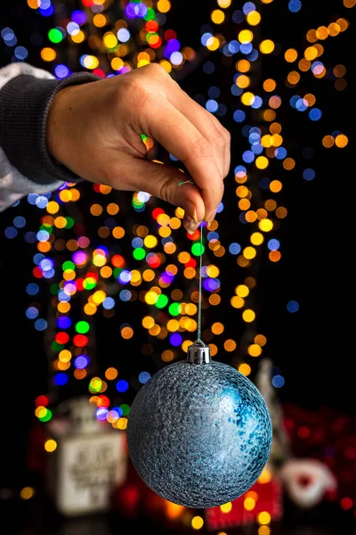 보케등을 배경으로 크리스마스 장식을 — 스톡 사진