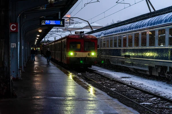 Vista Trem Detalhes Inverno Comboio Plataforma Estação Ferroviária Norte Bucareste — Fotografia de Stock