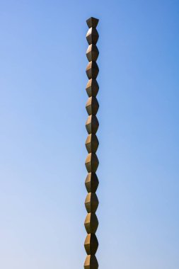 Sonsuz Sütun (Sonsuz Sütun veya Coloana Infinitului) Romanya 'nın Targu Jiu kentinde Konstantin Brancusi tarafından yapıldı. Unesco Dünya Mirası 'nın önemli bir parçası.