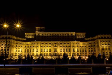 Gece vakti Parlamento Sarayı, Bükreş, Romanya