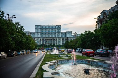 Romanya 'nın başkenti Bükreş' teki Unirii şehir çeşmesi