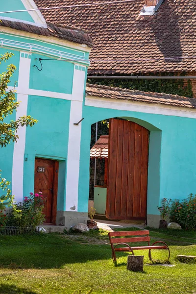 Vista Del Pintoresco Pueblo Viscri Rumania Casas Antiguas Tradicionales Pintadas — Foto de Stock