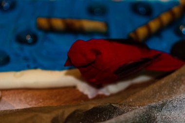 Mevsimlik dekorasyon ve süslemelerle Noel kompozisyonu