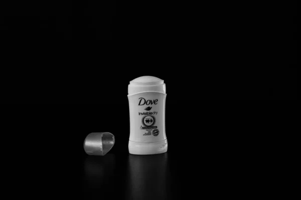 Antitranspirante Desodorante Dove Para Mujeres Aisladas Negro Bucarest Rumania 2021 —  Fotos de Stock