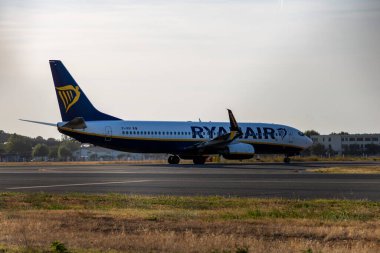 Commercial passenger jet airliner, Ryan Air