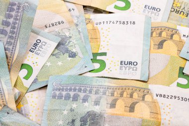 5 Avro banknotları. Tasarruf, gelir veya yatırımı temsil eden Avro para arkaplanı