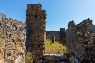 Napoli yakınlarındaki Pompei 'nin ünlü antik bölgesi Vezüv Dağı' nın patlaması ile tamamen yok oldu.