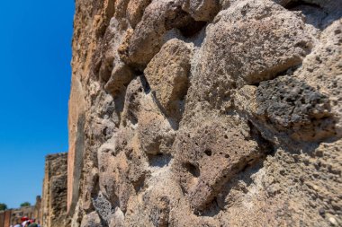 Napoli yakınlarındaki Pompei 'nin ünlü antik bölgesi Vezüv Dağı' nın patlaması ile tamamen yok oldu.