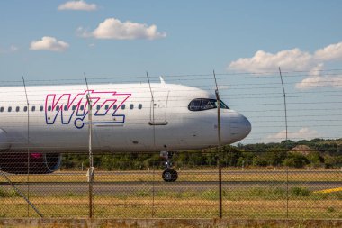 Ticari yolcu uçağı, düşük maliyetli Wizz Air Airlines