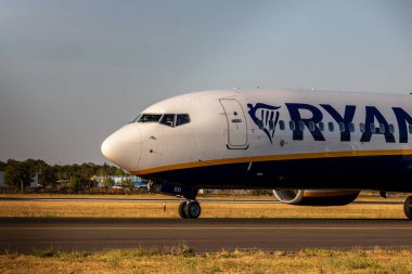 Commercial passenger jet airliner, Ryan Air