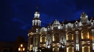 Ulusal Kongre Binası ve Havana Küba 'daki Büyük Tiyatro' nun tarihi mimarisi.