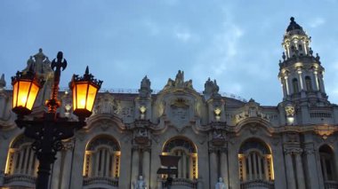 Ulusal Kongre Binası ve Havana Küba 'daki Büyük Tiyatro' nun tarihi mimarisi.