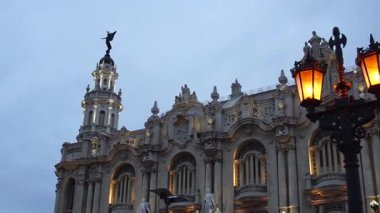 Ulusal Kongre Binası ve Havana Küba 'daki Büyük Tiyatro' nun tarihi mimarisi.