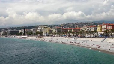 Yaz boyunca güzel Fransa 'da Akdeniz kıyı şeridi ve marina manzarası