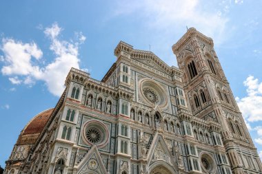 Floransa 'da Duomo Campanile ve Baptistery ile birlikte katedral kompleksinin tarihi cephesi