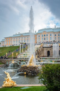 Peterhof. Grand cascade. Samson çeşme. Palace of Peter 1