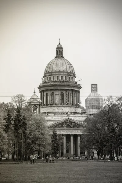 Isaac's Cathedral in St. Petersburg — Stock Photo, Image