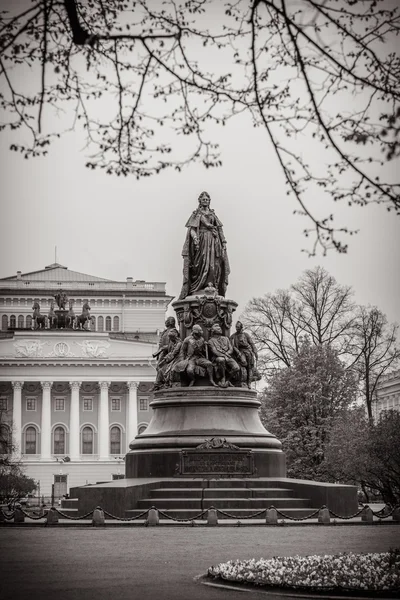 Monument of empress Catherine the Great — Stock Photo, Image