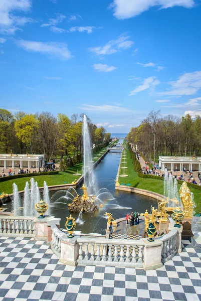 Peterhof. Grand cascade. Samson fountain — Stock Photo, Image