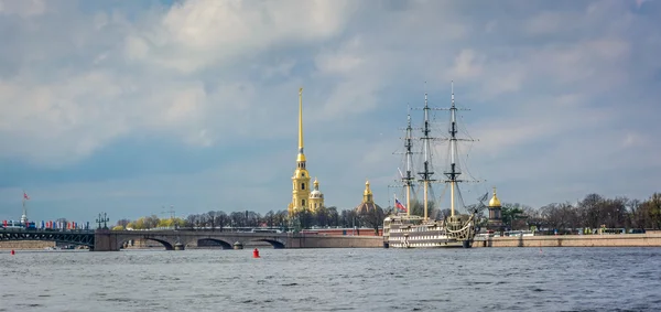 Peter and Paul fortress in St. Petersburg — Stock Photo, Image