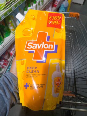 Delhi, Hindistan - Ekim 05, 2020: Savlon Bitkisel Hassas pH dengeli Sıvı Temizleme Kese,