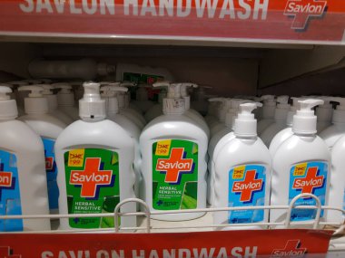 Delhi, Hindistan - Ekim 05, 2020: Savlon Bitkisel Hassas pH dengeli Sıvı El Banyosu