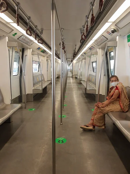 Delhi India June 2021 Passengers Wear Masks While Travelling Metro — Stock Photo, Image