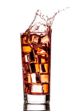 Fincan çay sıçramasına buz