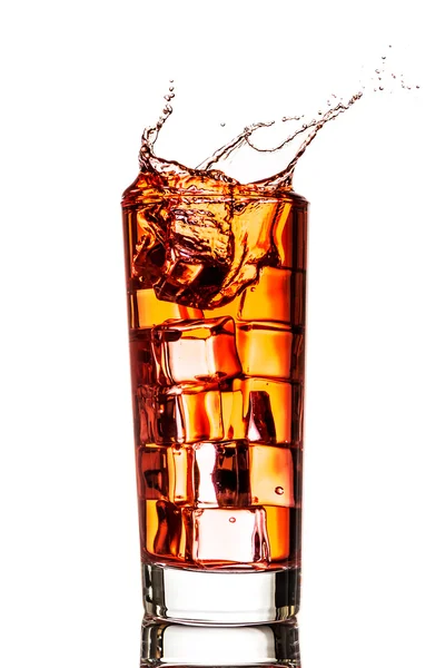 Fincan çay sıçramasına buz