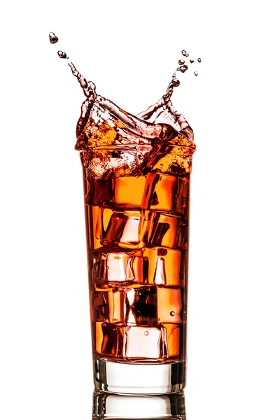 Fincan çay sıçramasına buz