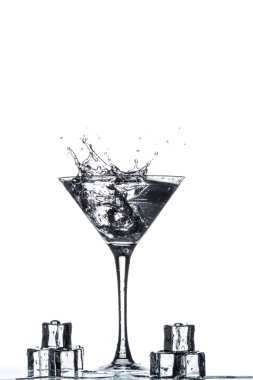 Martini kadehi sıçrama ile