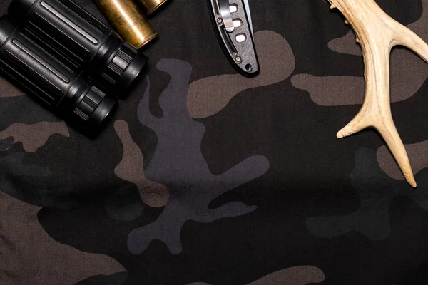 Fondo Caza Sobre Fondo Camuflaje Plano Yacía Con Accesorios Caza —  Fotos de Stock