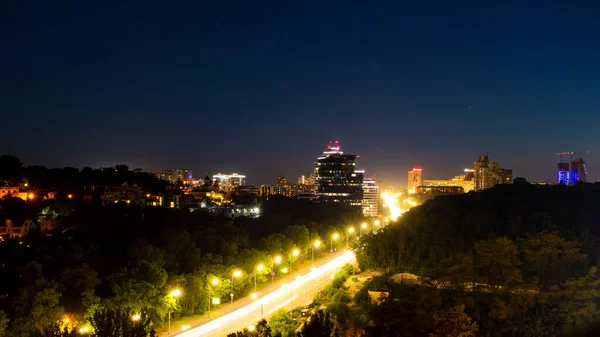 Abendblick Auf Kiew Ukraine Lange Straße Nach Pechersk Nächtliche Stadtlandschaft — Stockfoto