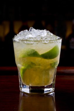 Caipirinha klasik kokteyl