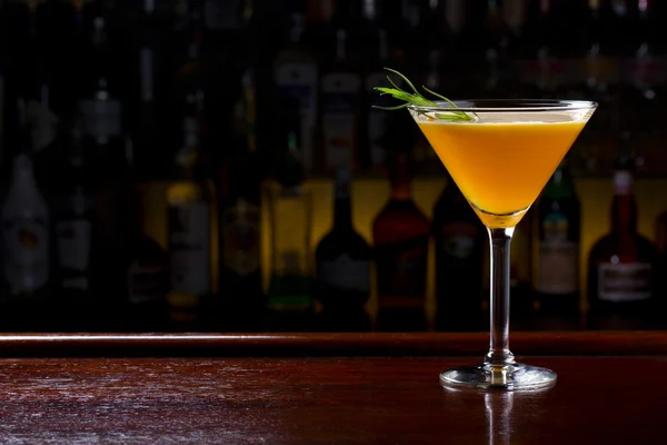 Cocktail Martini de limonada de pêssego — Fotografia de Stock