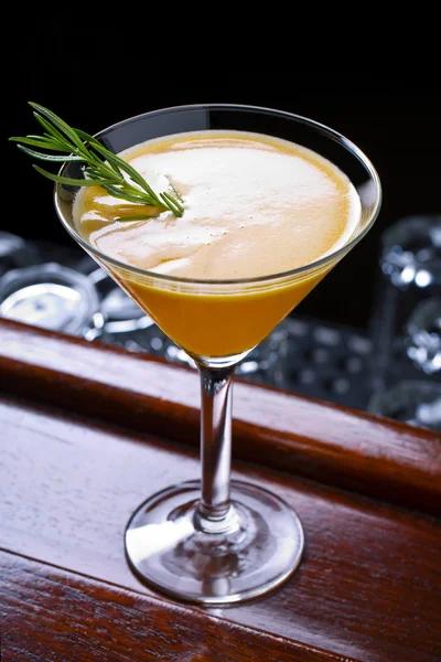 Cocktail Martini de limonada de pêssego — Fotografia de Stock