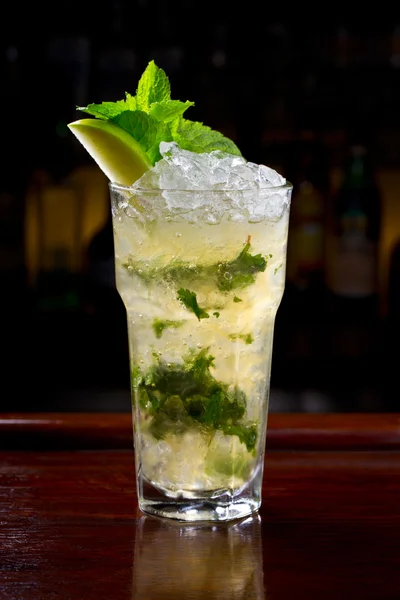 Lemon Mojito no bar — Fotografia de Stock