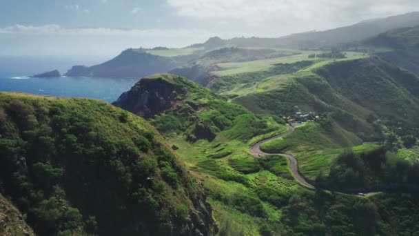 Cinematic aerial panorama wild natuur van tropisch eiland, Maui coast, Hawaii Verenigde Staten — Stockvideo