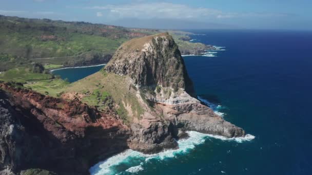 Travel and pure nature background 4K. Aerial panorama of scenic Hawaiian coast — Stock Video