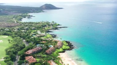Wailea Maui Hawaii ABD 'deki lüks okyanus manzaralı otel. Hava tropikal adası