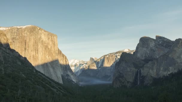 Vista panoramica time lapse tramonto rosa su Yosemite Valley Parco nazionale USA 4K — Video Stock
