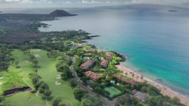 Wailea Maui Hawaii ABD 'deki lüks okyanus manzaralı otel. Hava tropikal adası