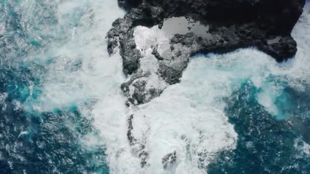 ハワイ島、マウイ島。空中4Kの人々は美しい自然火山プールをリラックス — ストック動画