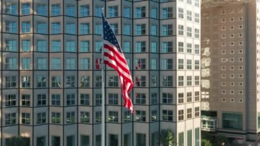 ABD 'nin vatansever bayrağı, Miami' nin finans bölgesi