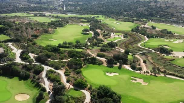 Albufeira, Πορτογαλία. Algarvian φυσικό τοπίο εντός επαγγελματική λέσχη γκολφ — Αρχείο Βίντεο