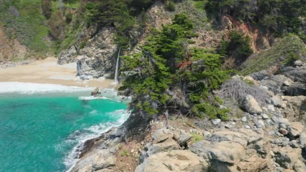 Environnement naturel Images aériennes avec lagon bleu sarcelle pittoresque, États-Unis 4K — Video