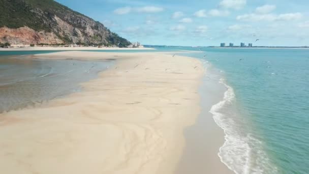 Aerial view of beautiful seascape with turquoise ocean waters — Vídeo de stock