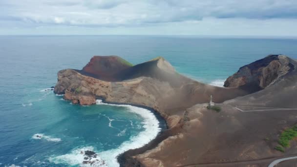 Feito em: Ilha vulcânica do Faial, Açores, Portugal, Europa — Vídeo de Stock