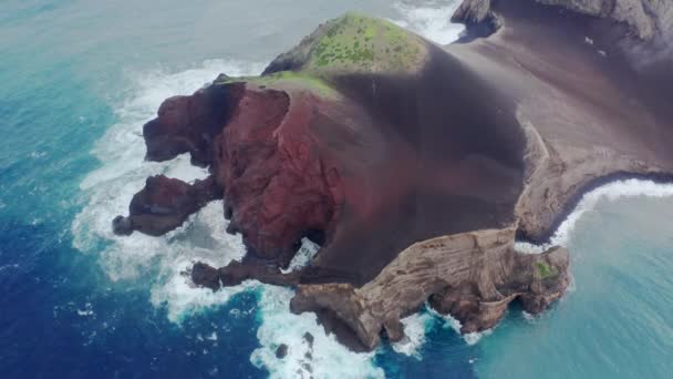 화산 절벽 이 있는 장엄 한 자연 유산 — 비디오