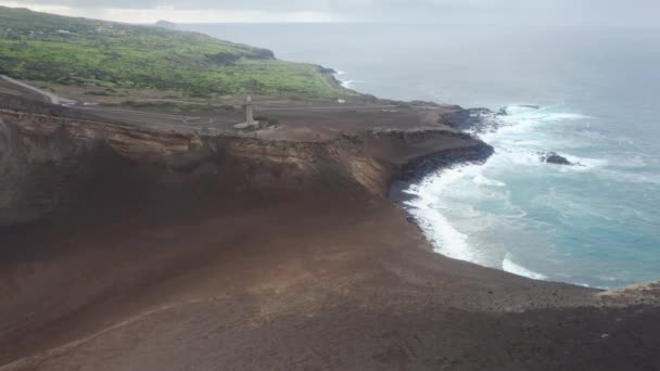 Aerial footage of underwater volcanoes center — Stock Video